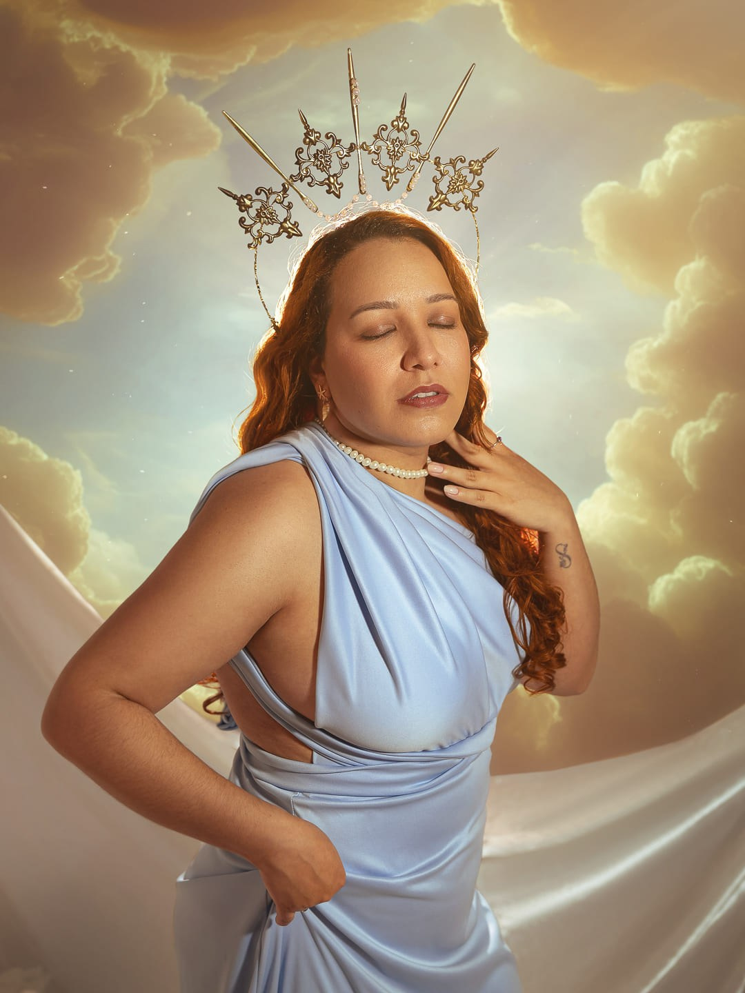 Ensaio artístico feminino inspirado em Afrodite, com estética renascentista e fotografia Fine Art. Um retrato feminino criado para valorizar beleza, feminilidade e autoestima através da arte e da fotografia em São Paulo.