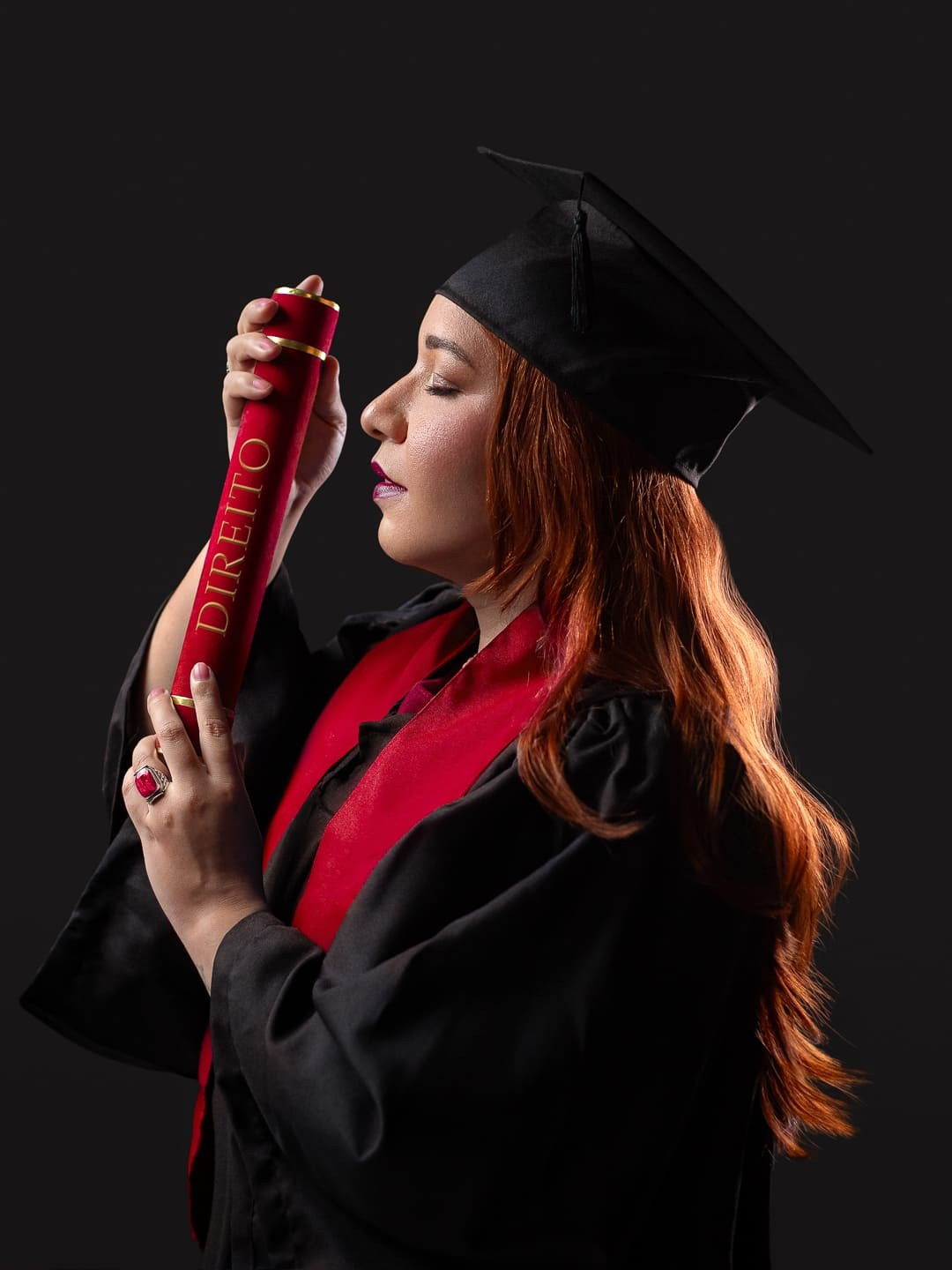 Fotografia de formatura em São Paulo para celebrar uma conquista. Ensaio de formatura com retratos profissionais para registrar essa nova etapa com emoção, personalidade e orgulho.