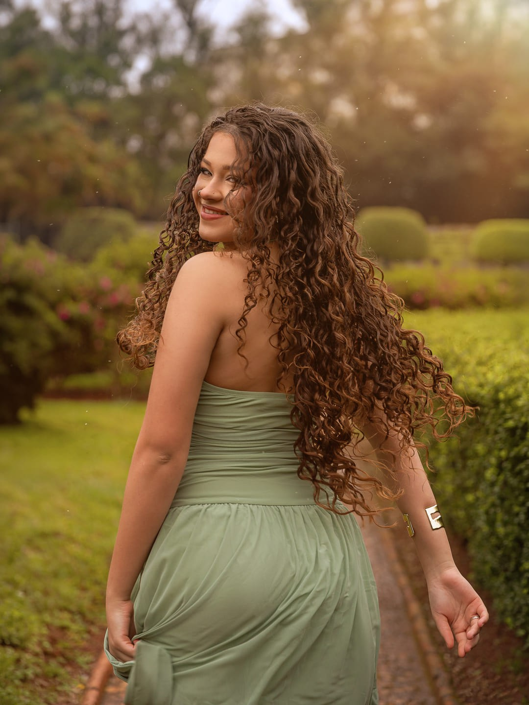 Ensaio de aniversário no Parque da Independência, São Paulo. Retratos femininos ao ar livre para celebrar sua história, sua beleza e autoestima em um momento especial.