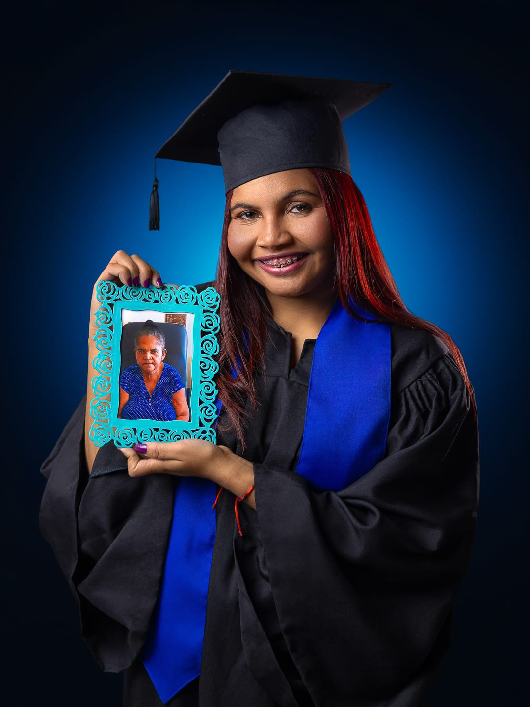 Retrato de formatura em São Paulo para celebrar anos de dedicação e uma grande conquista. Fotografia profissional para registrar sua história, seu orgulho e o início de uma nova fase.