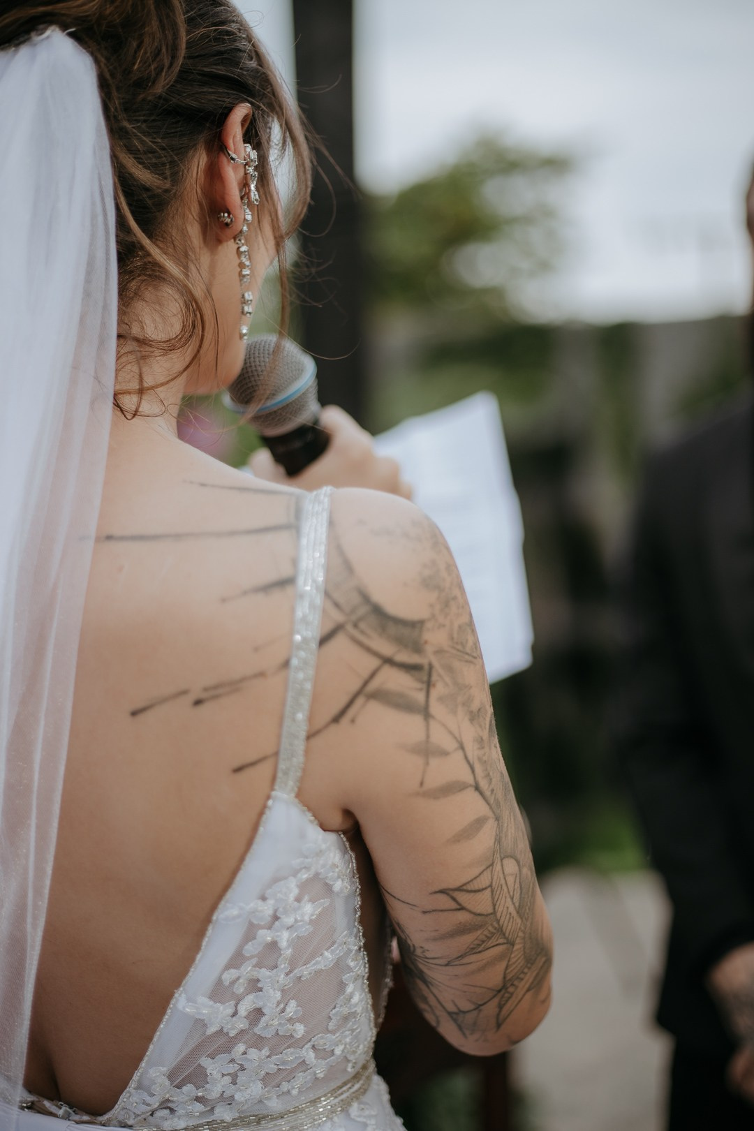 Casamento em BH no Liac Pampulha com Cecília e João. Um registro elegante, espontâneo e cheio de autenticidade documental.