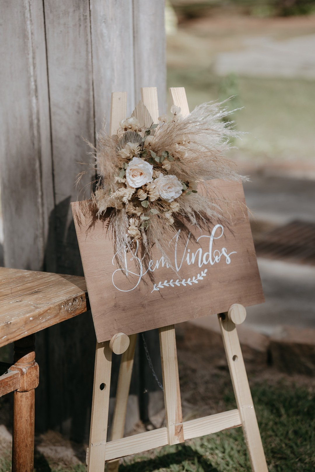 O casamento de Vivian e Paulo no Espaço Bodocó em Betim trouxe uma estética boho elegante e um clima folk intimista. A Edu e Josi Fotografia fotografou cada momento de forma documental, espontânea e cheia de emoção verdadeira.