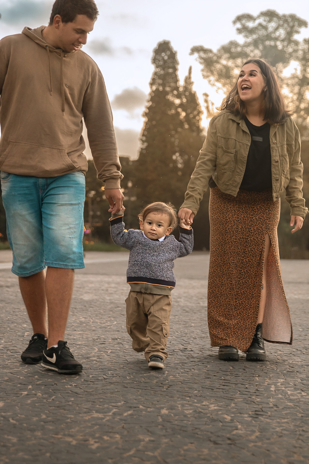 Fotografia externa no Parque da Independência em Familia, em São Paulo, para criar retratos leves e espontâneos. Um ensaio pensado para valorizar e mostrar o seu amor e da sua familia.