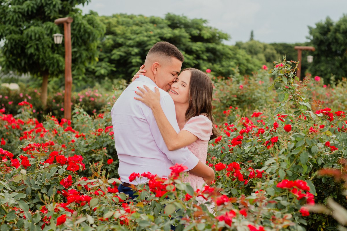 Ensaio Romântico de Casal em Holambra no Bloemen Park | Joyce Maria Fotografia. Joyce Maria Fotografia | Fotógrafa em Holambra