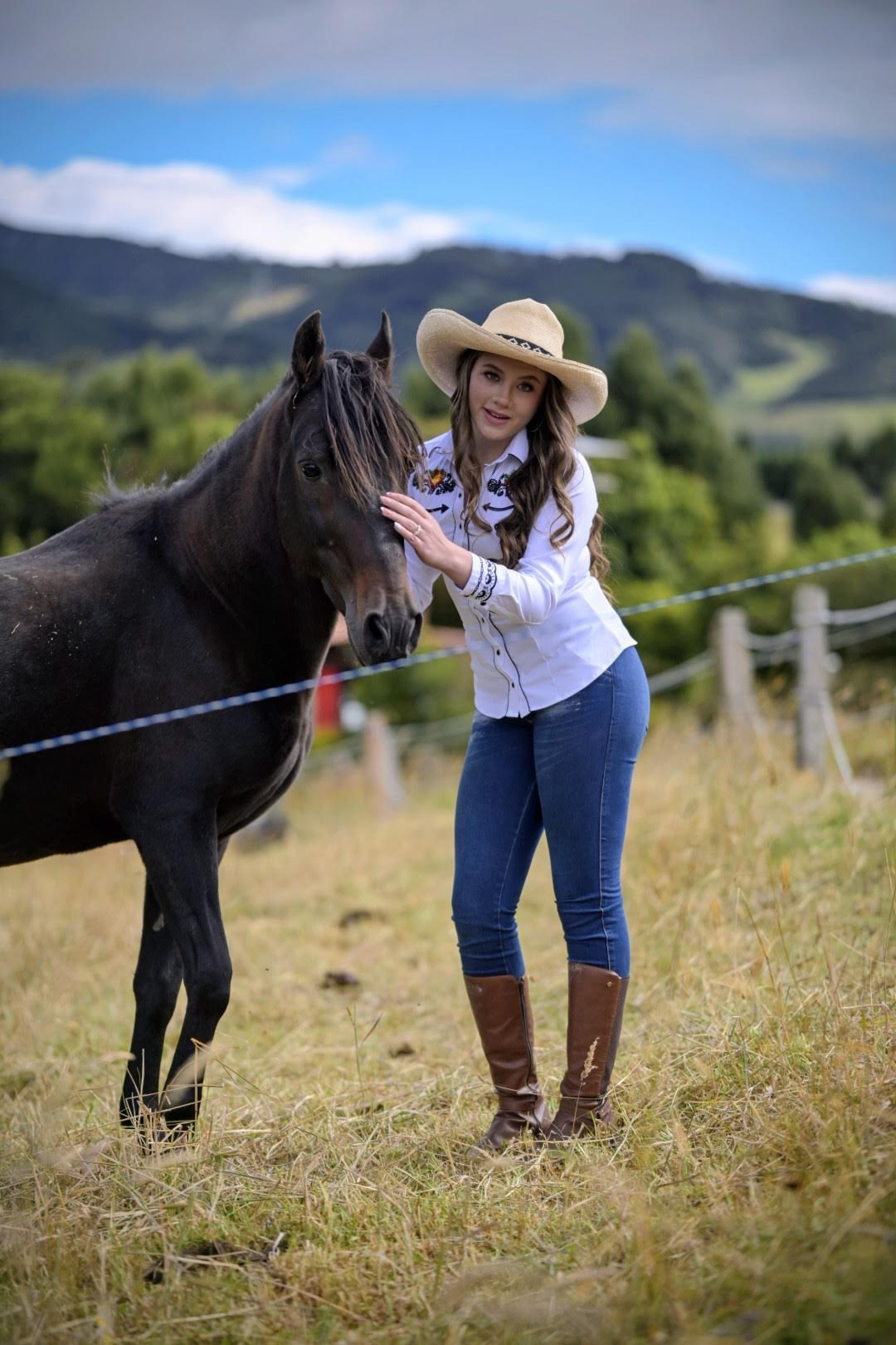 Fotos con caballos para Quiceaños. Wedding Photography & Videography by ZZ Hendrick | Capturing Your Love Story in Colombia & USA