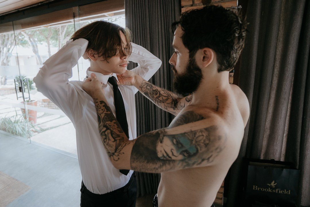Fotografia documental de casamento no Liac Pampulha, em Belo Horizonte. Cecília e João em um dia cheio de sentimentos, conexão e momentos verdadeiros.