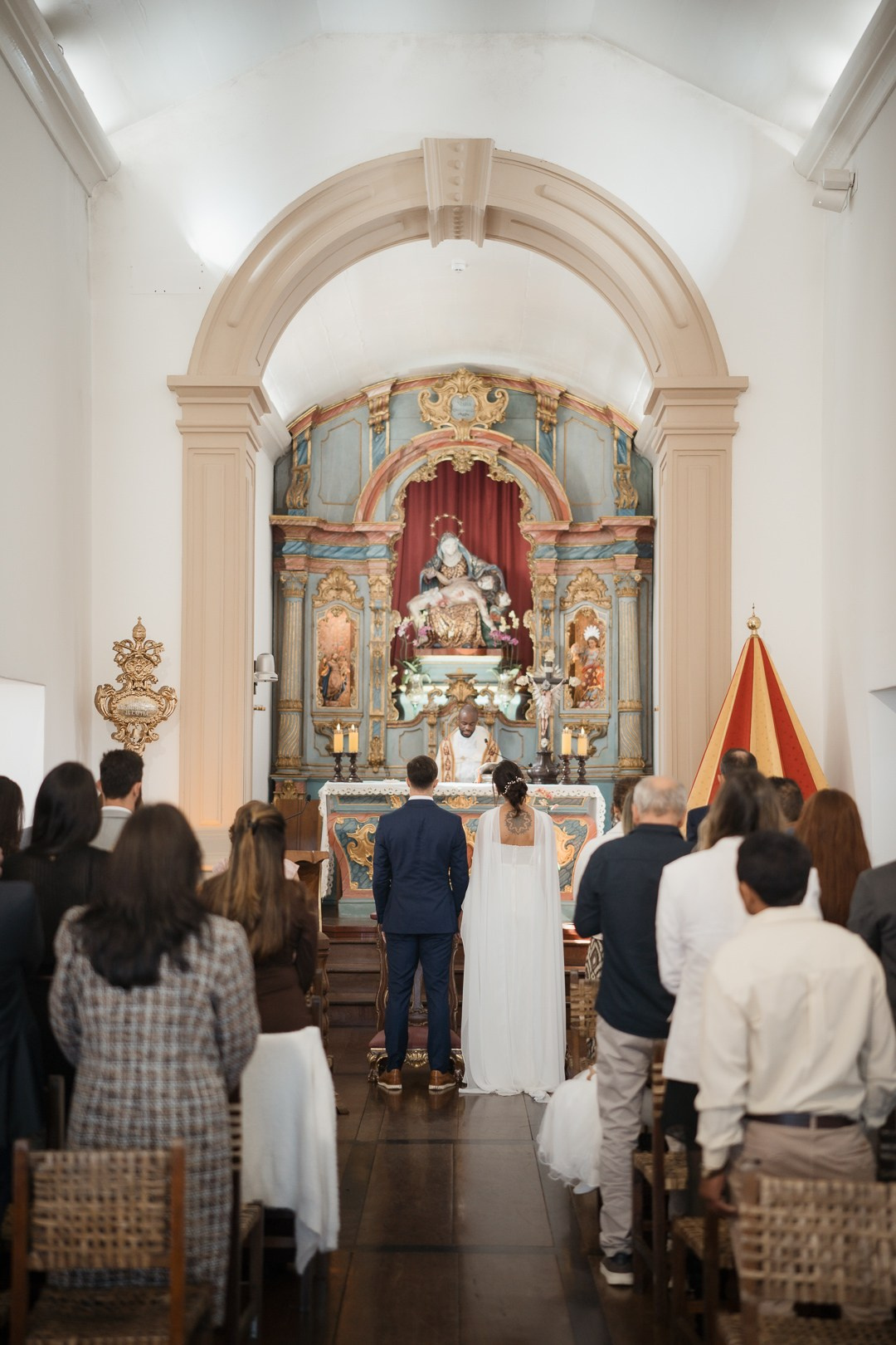 Casamento na Capela da Serra da Piedade com Julianne e Helder e cobertura documental da Edu e Josi Fotografia cheia de emoção.