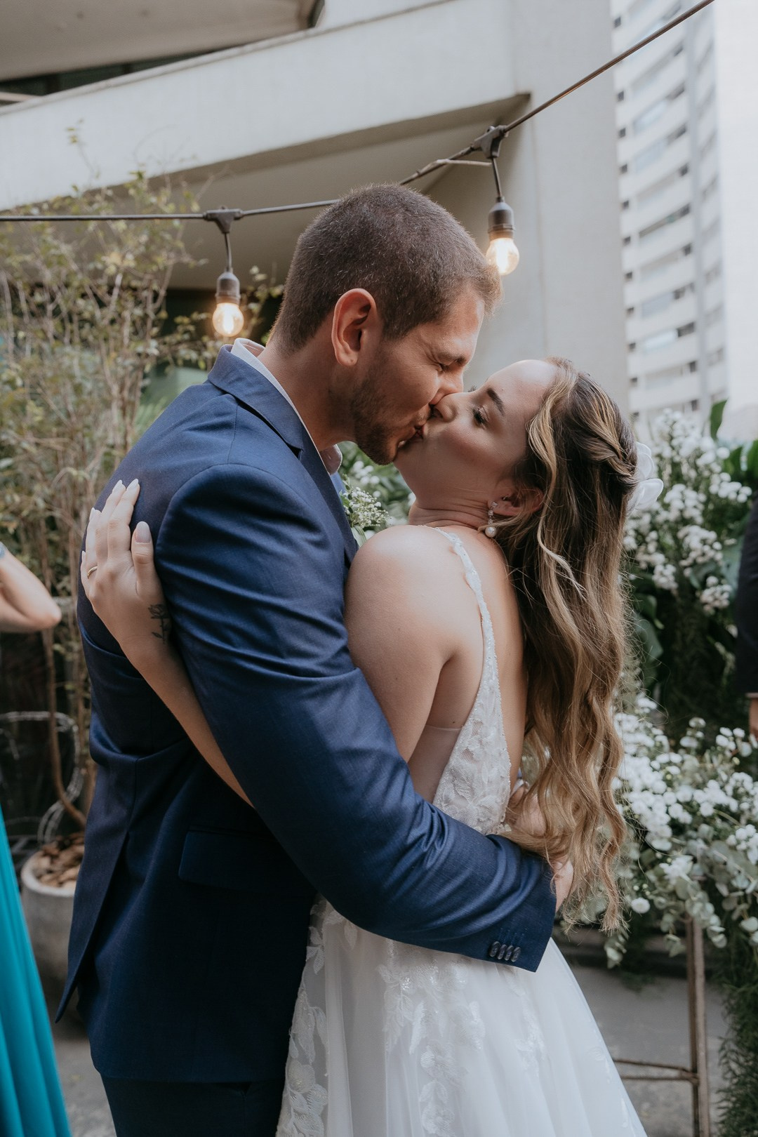 Julia e Leo disseram sim em um casamento acolhedor no Mocca Coffee & Meals, no Vila da Serra. A Edu e Josi Fotografia fotografou cada detalhe com leveza e olhar documental.