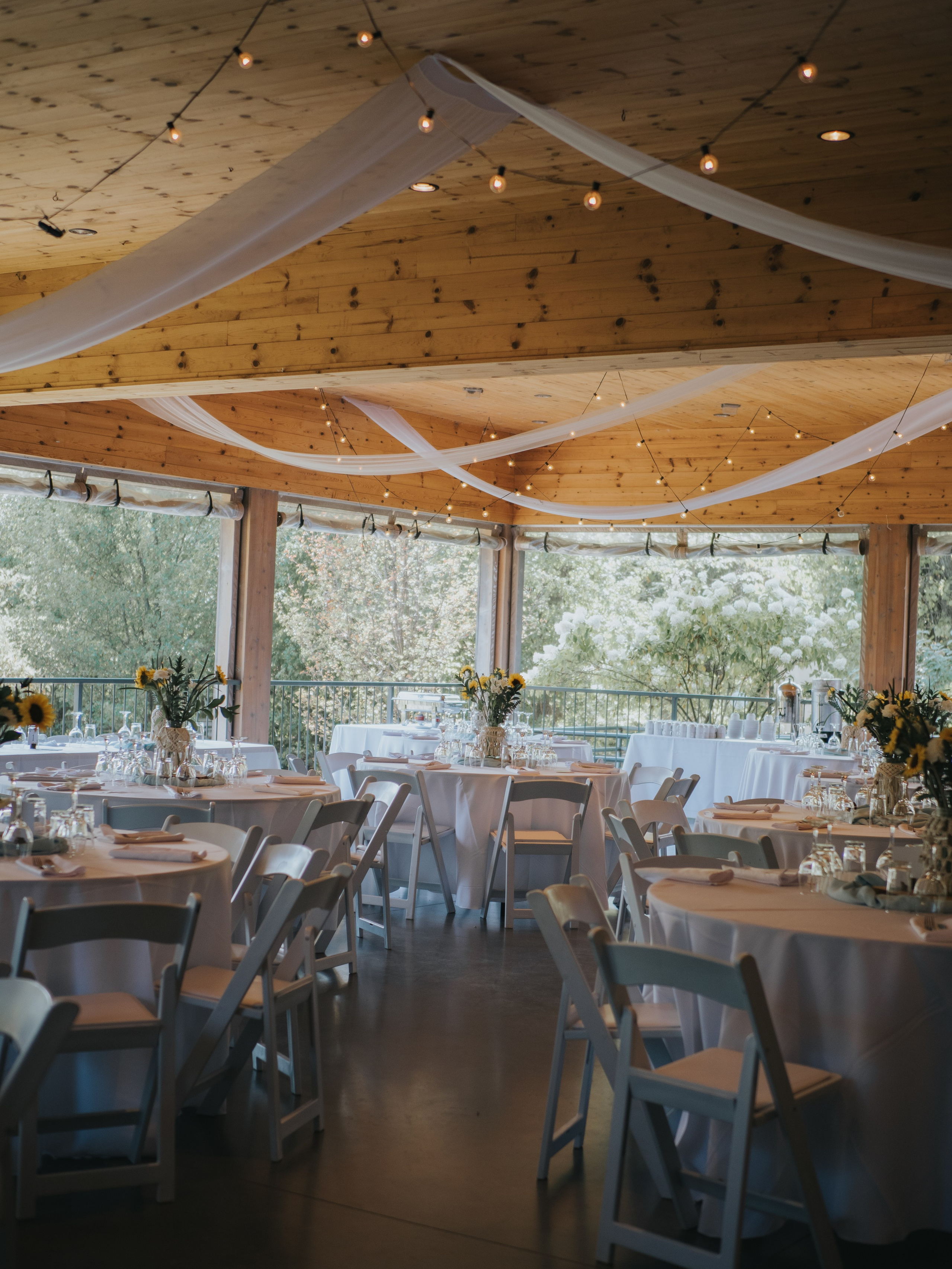 The most romantic rustic wedding venues in and around Montreal. Wedding and Family Photography Montreal Muriel Oe Photo