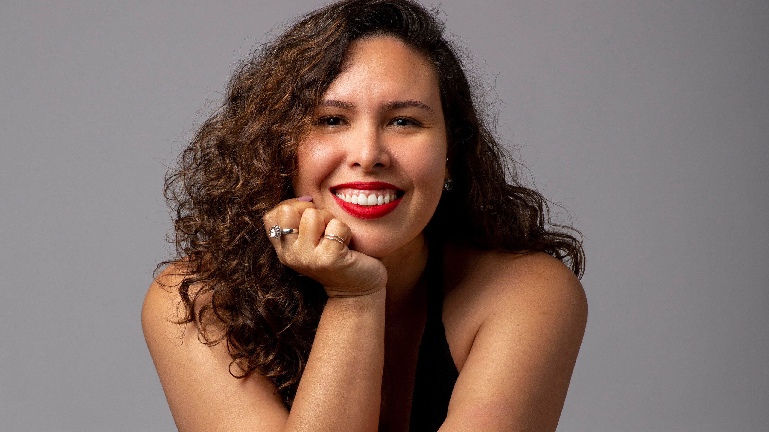 Biography. Curator Maíra C. Gamarra