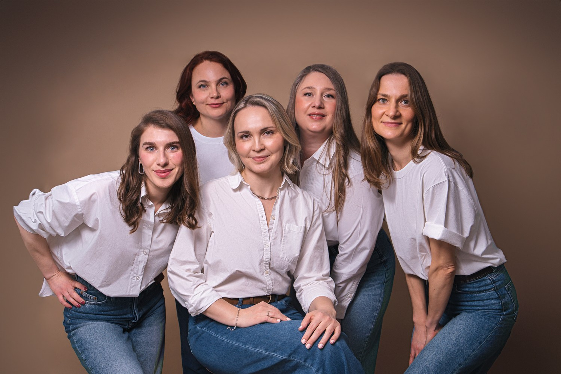 Photography Posing tips. Maria Elaeva Photography | Burnaby Portrait Photographer