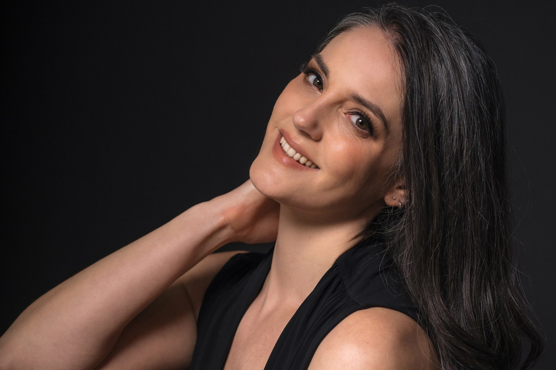 Photography Posing tips. Maria Elaeva Photography | Burnaby Portrait Photographer