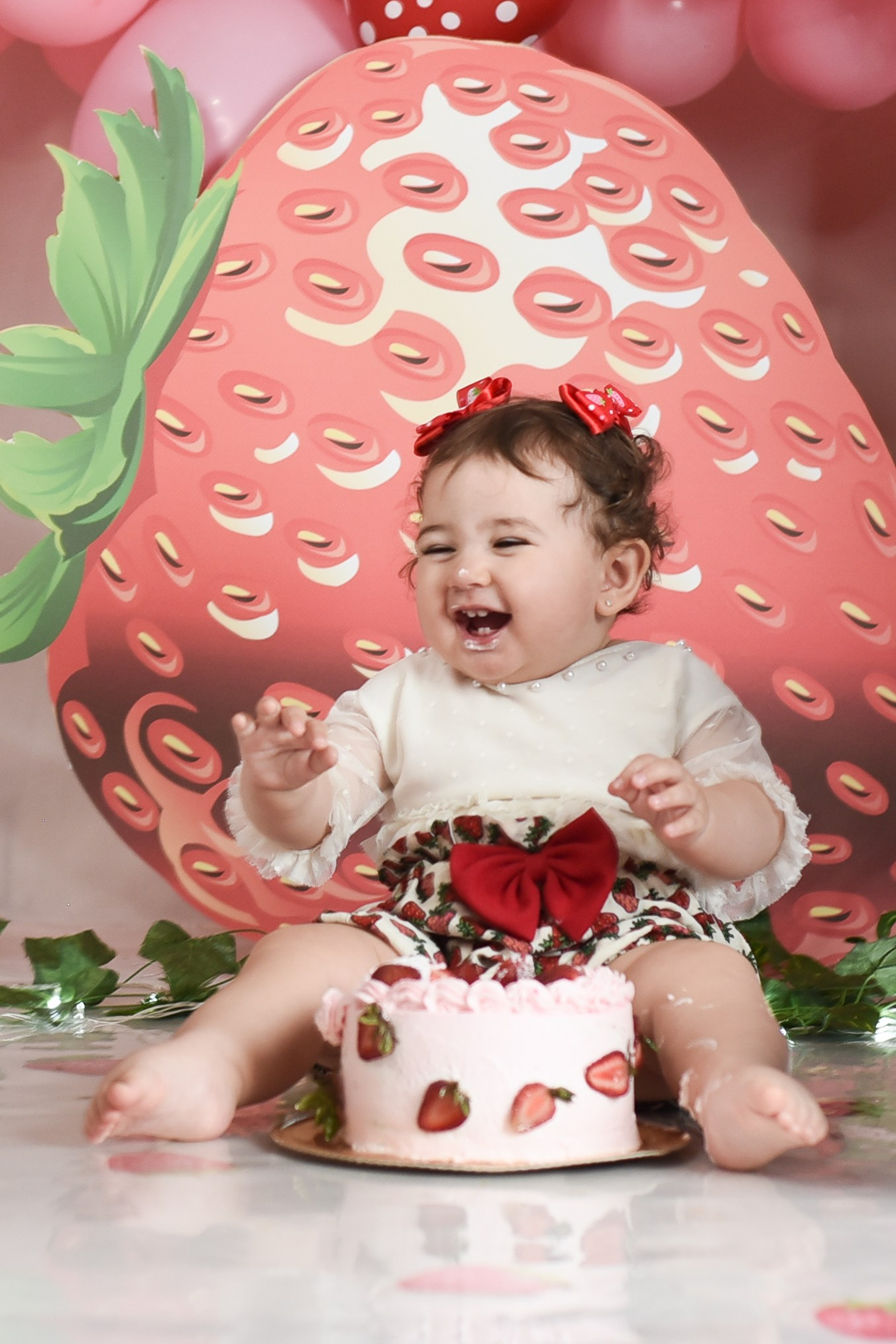 Sesión 1er año de Rebeca. Temática: Frutillita + Mini Sesión Navideña