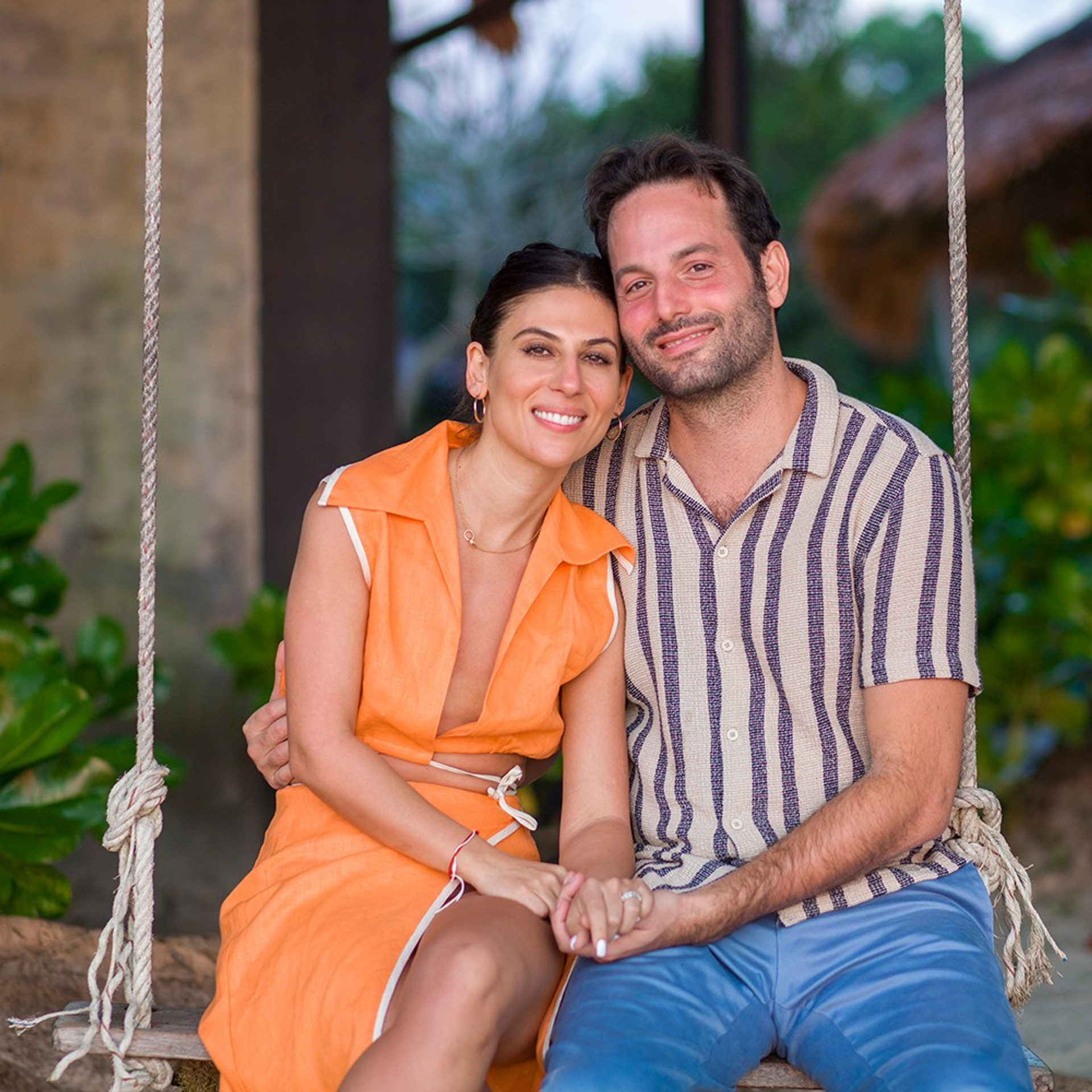 Luxury beach proposal in Koh Samui, Thailand. Private sunset setup with candles, flowers, and ocean view for an unforgettable engagement experience.