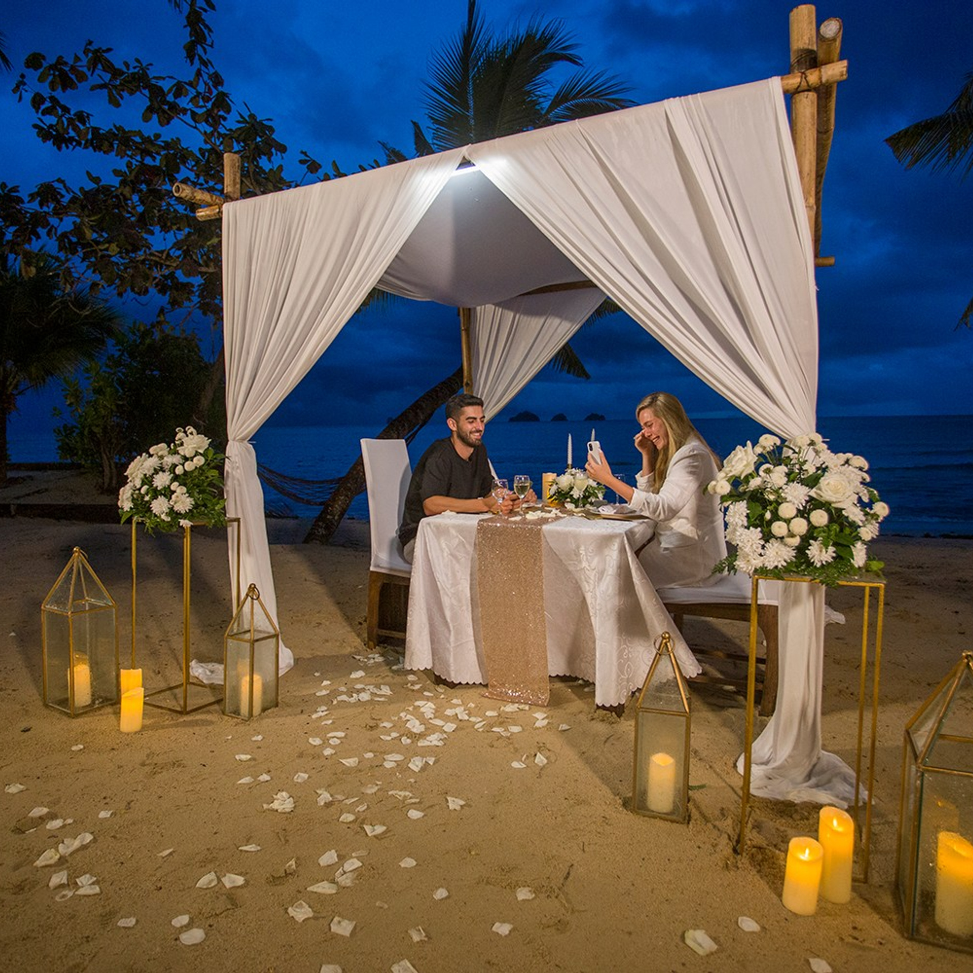Photo. Romantic proposal on Koh Samui, Thailand