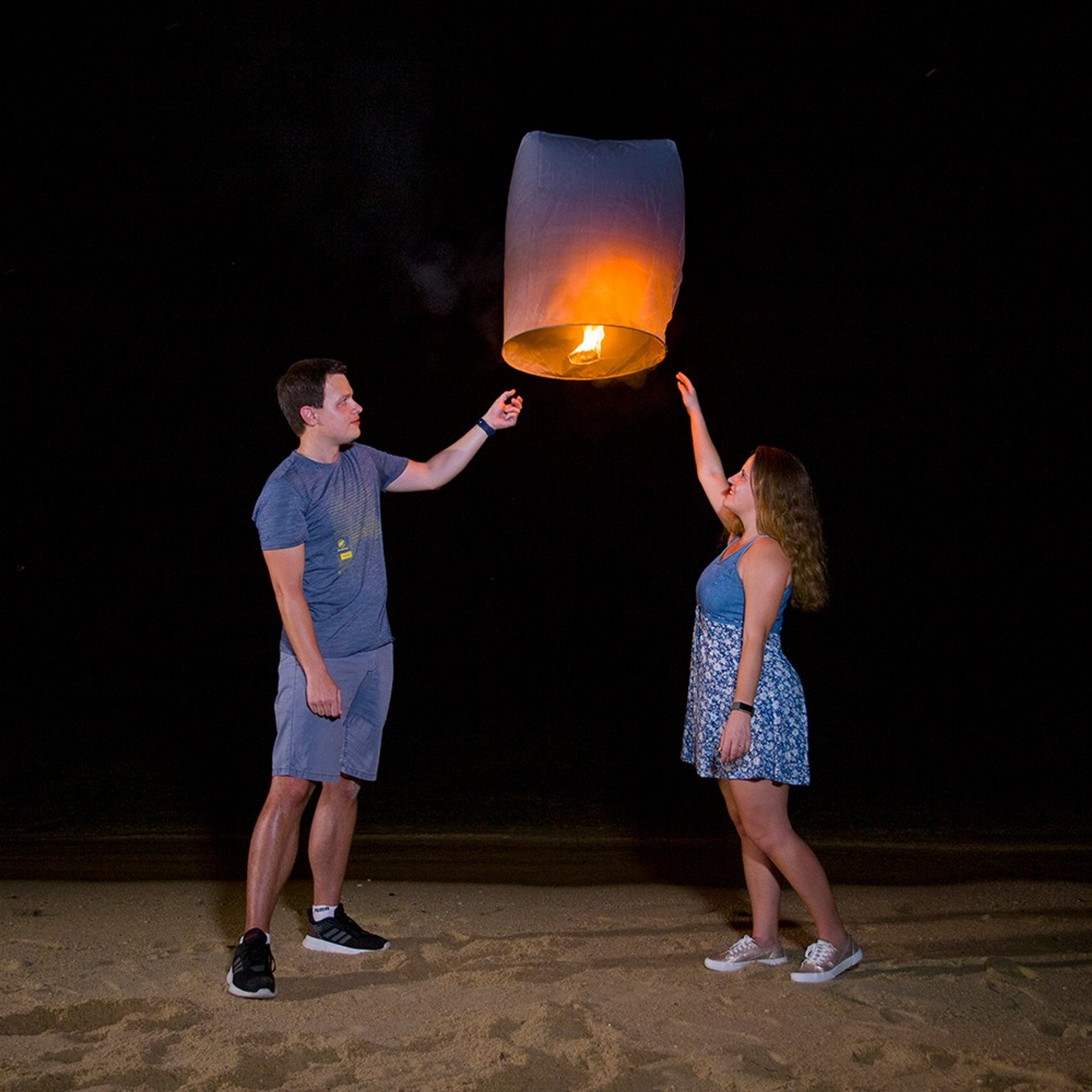Luxury beach proposal in Koh Samui, Thailand. Private sunset setup with candles, flowers, and ocean view for an unforgettable engagement experience.