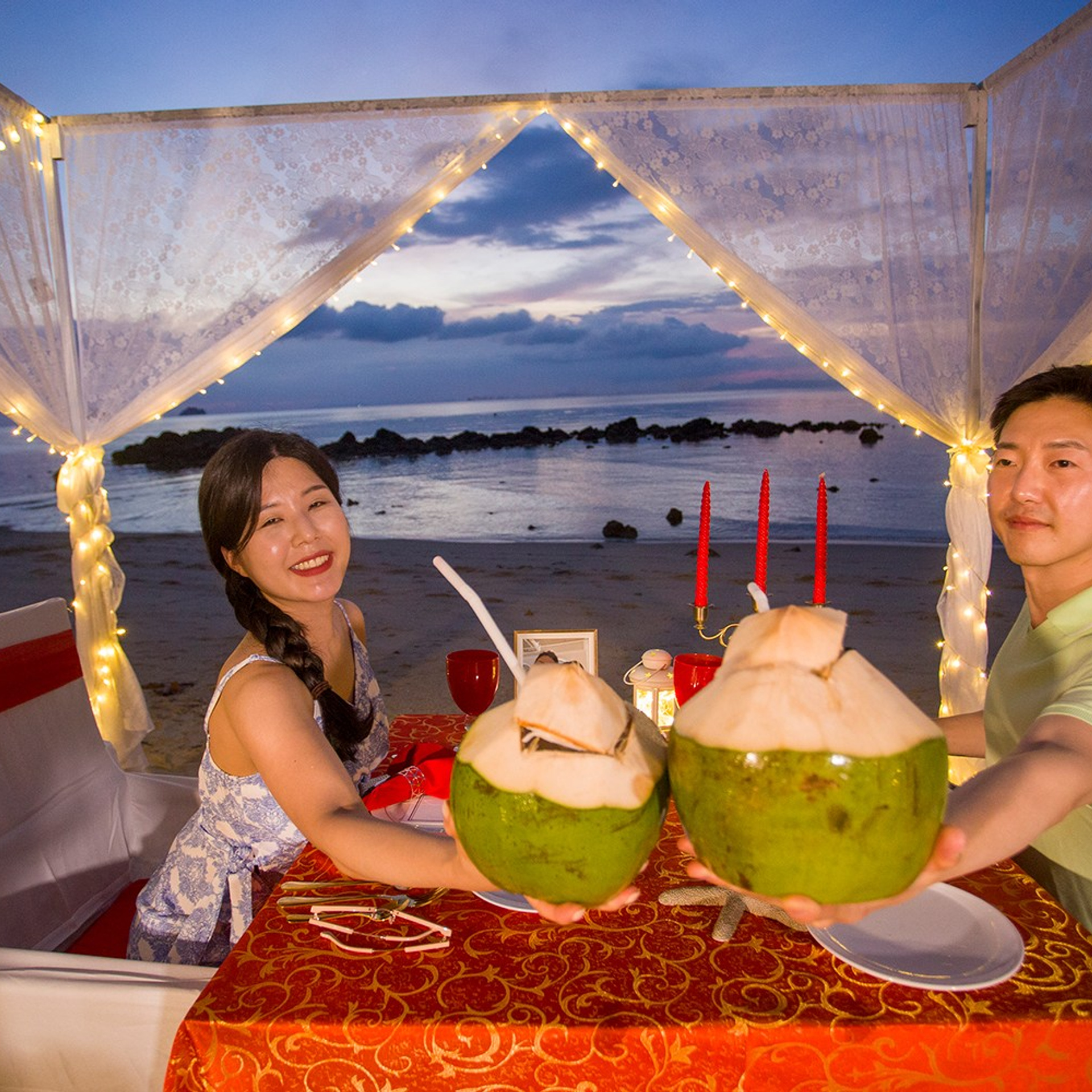 Photo. Romantic proposal on Koh Samui, Thailand