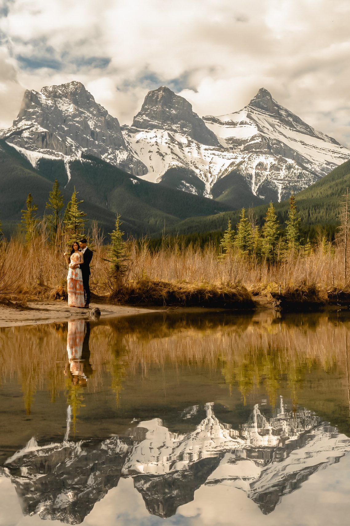 Elopement & Lifestyle Wedding Documentary Photographer