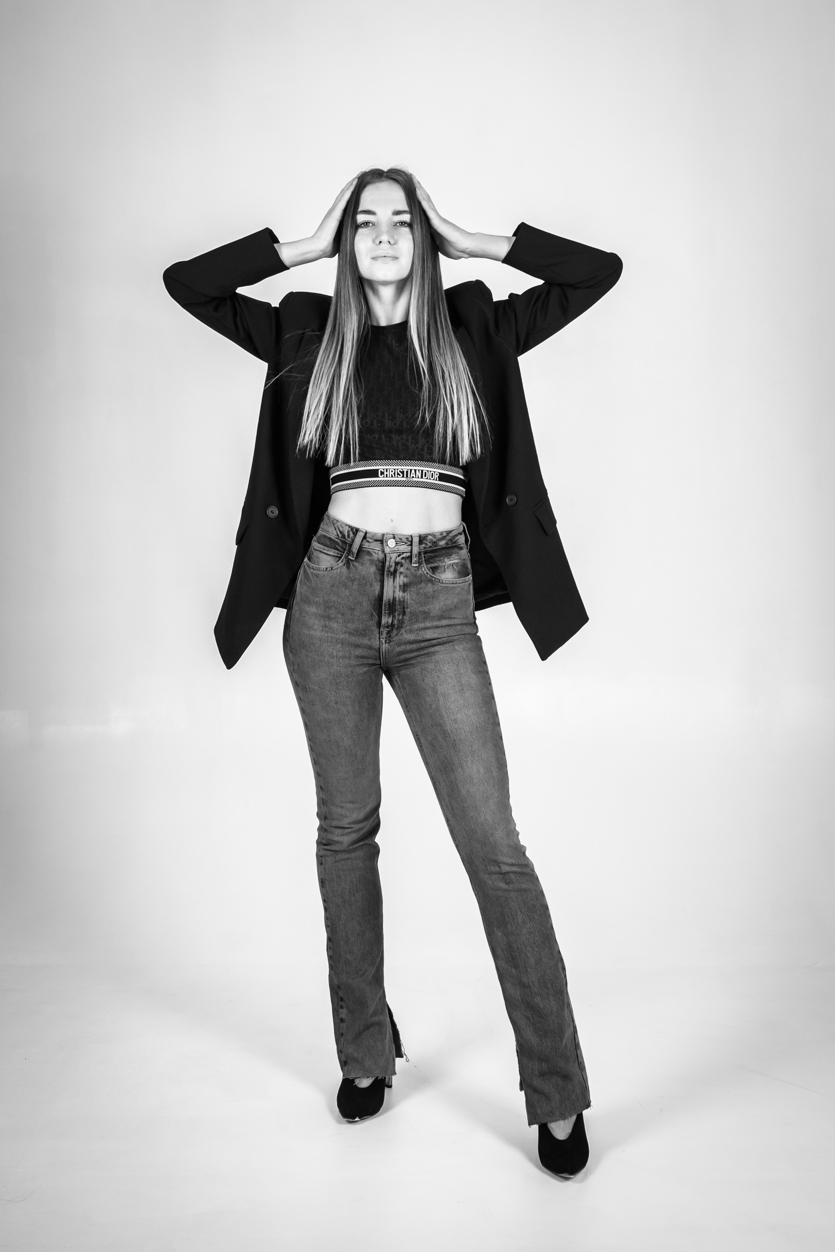 Studio shooting&nbsp;— model (monochrome)